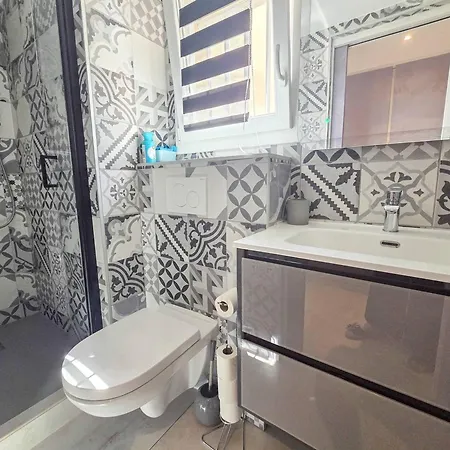 Avec Clim, Terrasse Et Vue - 4 Pers. - Fr-1-880-96 * Agde